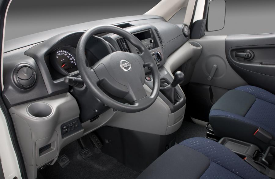  Nissan NV200 2009 года  (фото 108 из 108)